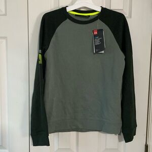Under Armour sweatshirt
